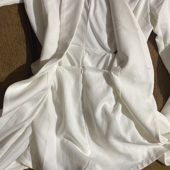 Women’s blouse and shorts - Picture 3 of 4